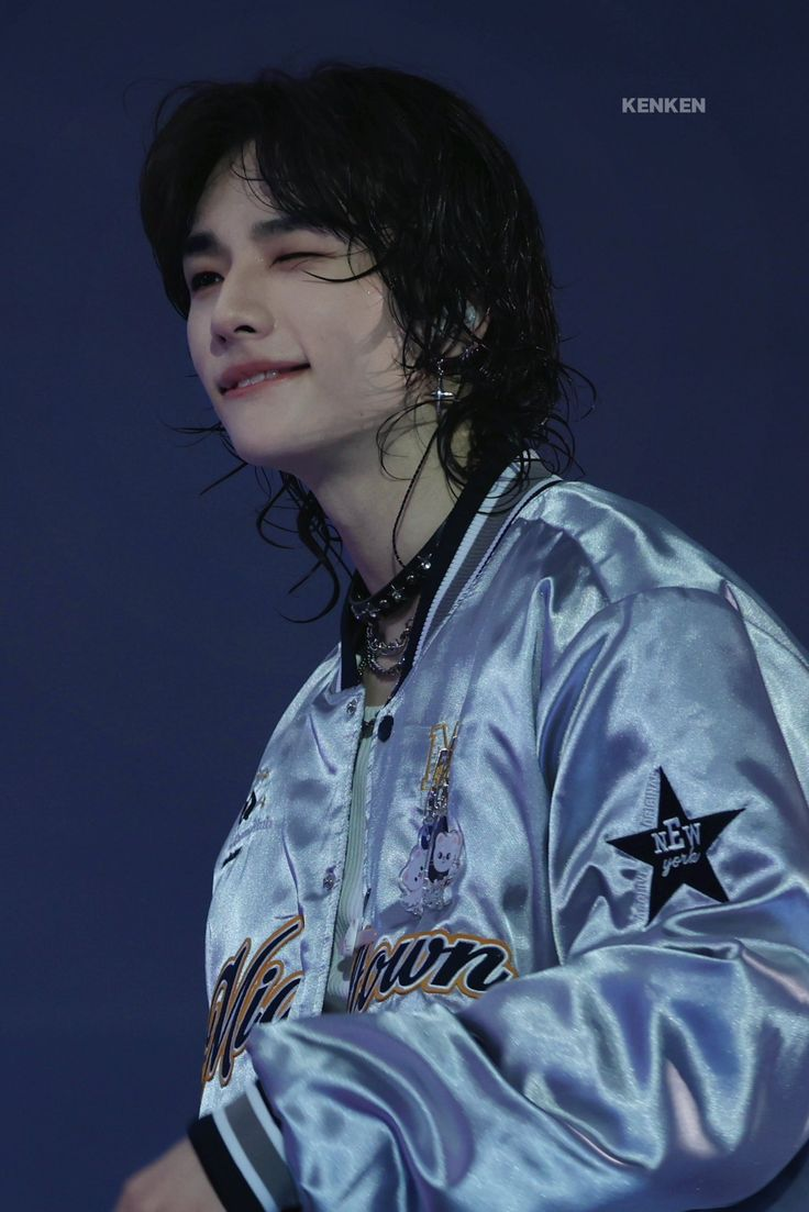 Hyunjinholic.